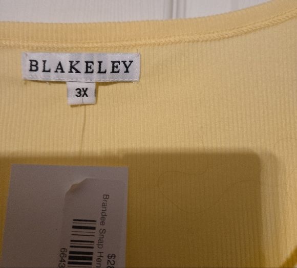 Womens Sleeveless Henley Tank Top - Picture 2 of 3